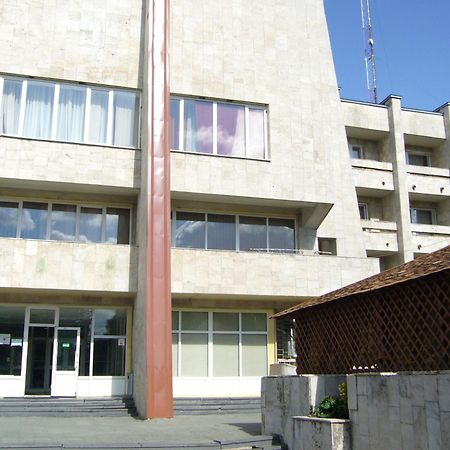 Hotel Profspilkovyi Lutsk Exterior photo